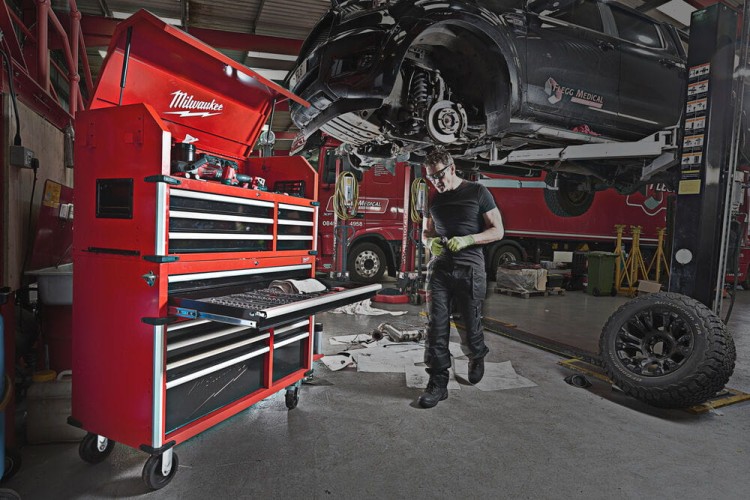 Wózek narzędziowy 117cm / 46˝ na kółkach z 10 szufladami