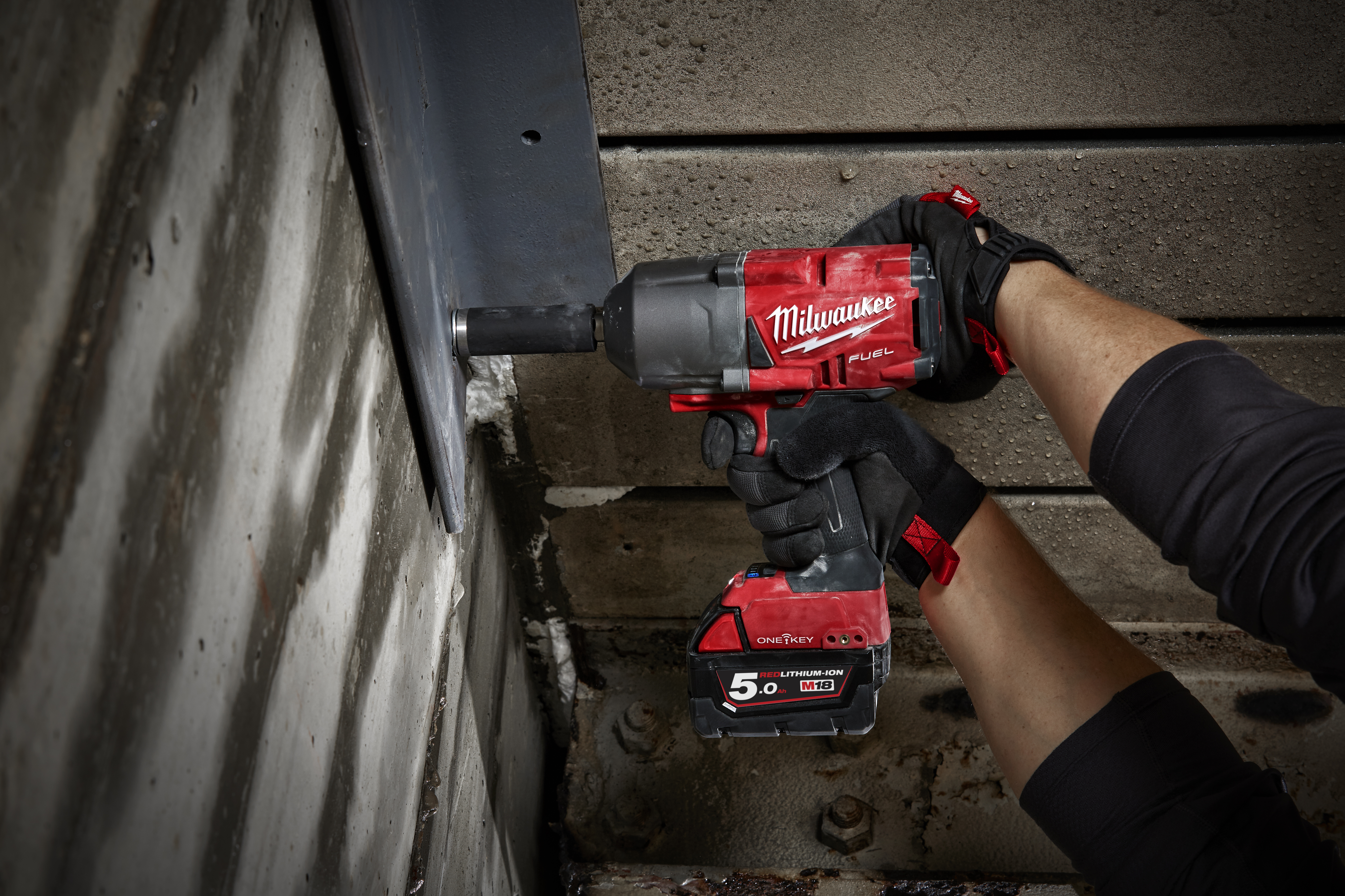 M18 FUEL w/ ONEKEY™ 3/4” High Torque Impact Wrench w/ Friction Ring
